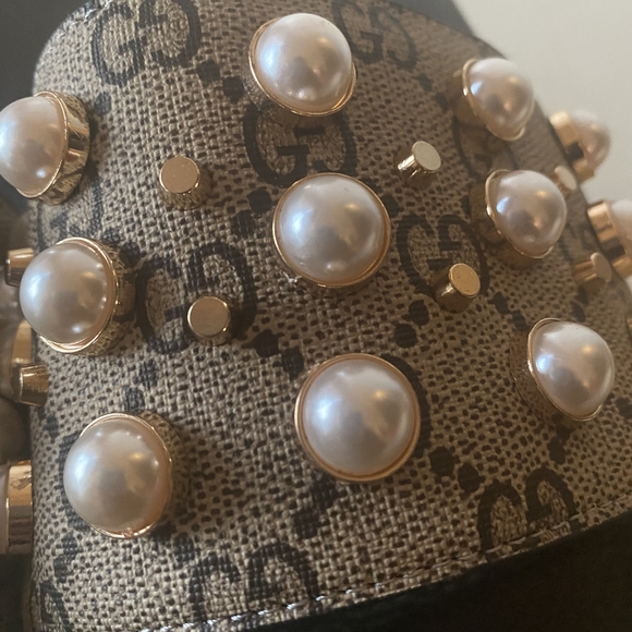 Gucci Slides - Picture 5 of 11